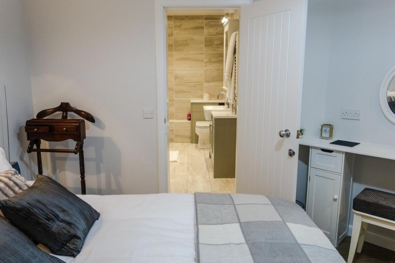 Апартаменты Quiet Ground Floor Mews Flat And Parking Эдинбург Экстерьер фото
