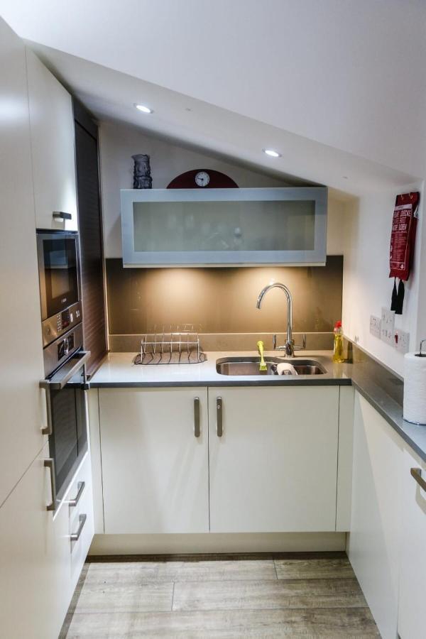 Апартаменты Quiet Ground Floor Mews Flat And Parking Эдинбург Экстерьер фото