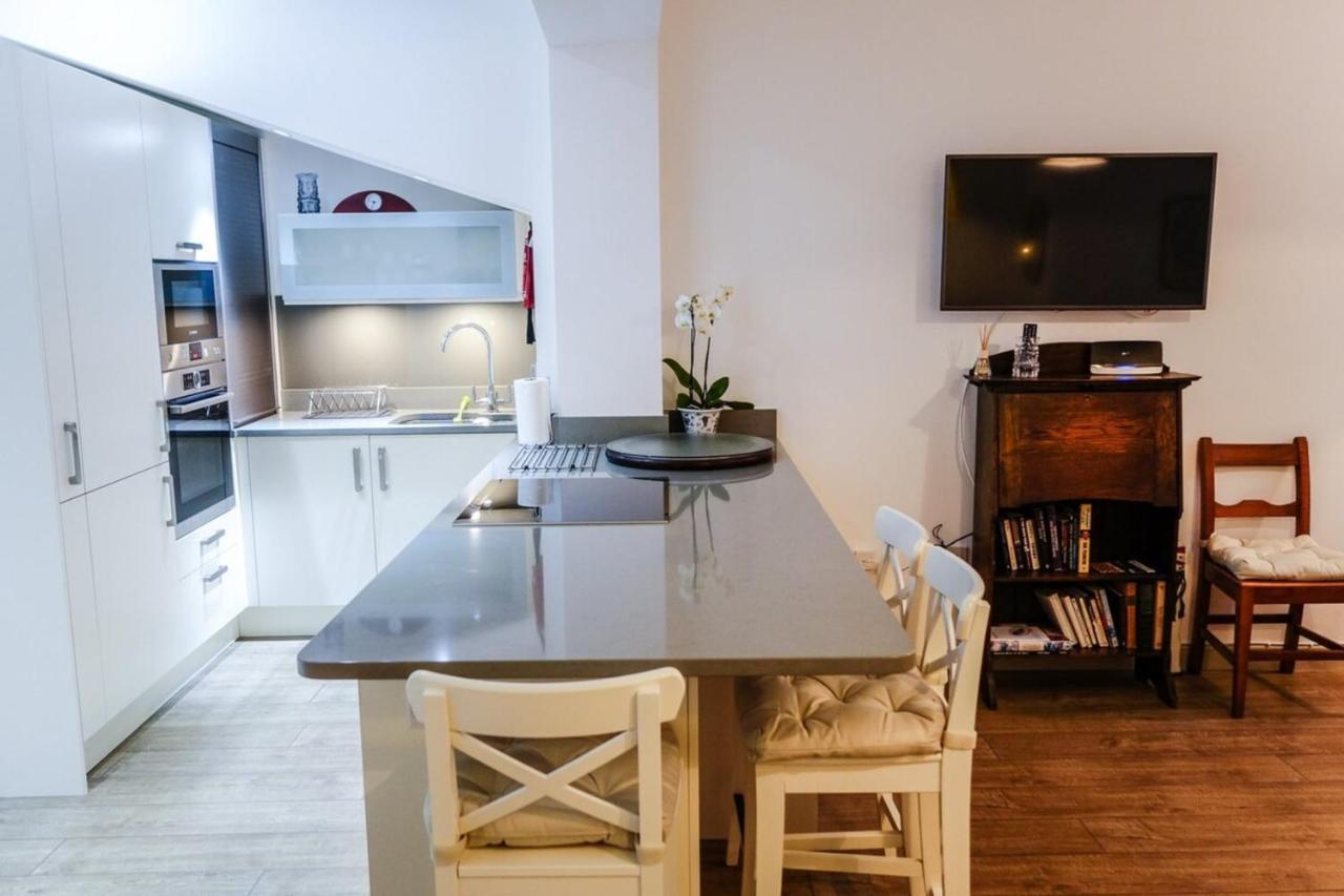 Апартаменты Quiet Ground Floor Mews Flat And Parking Эдинбург Экстерьер фото